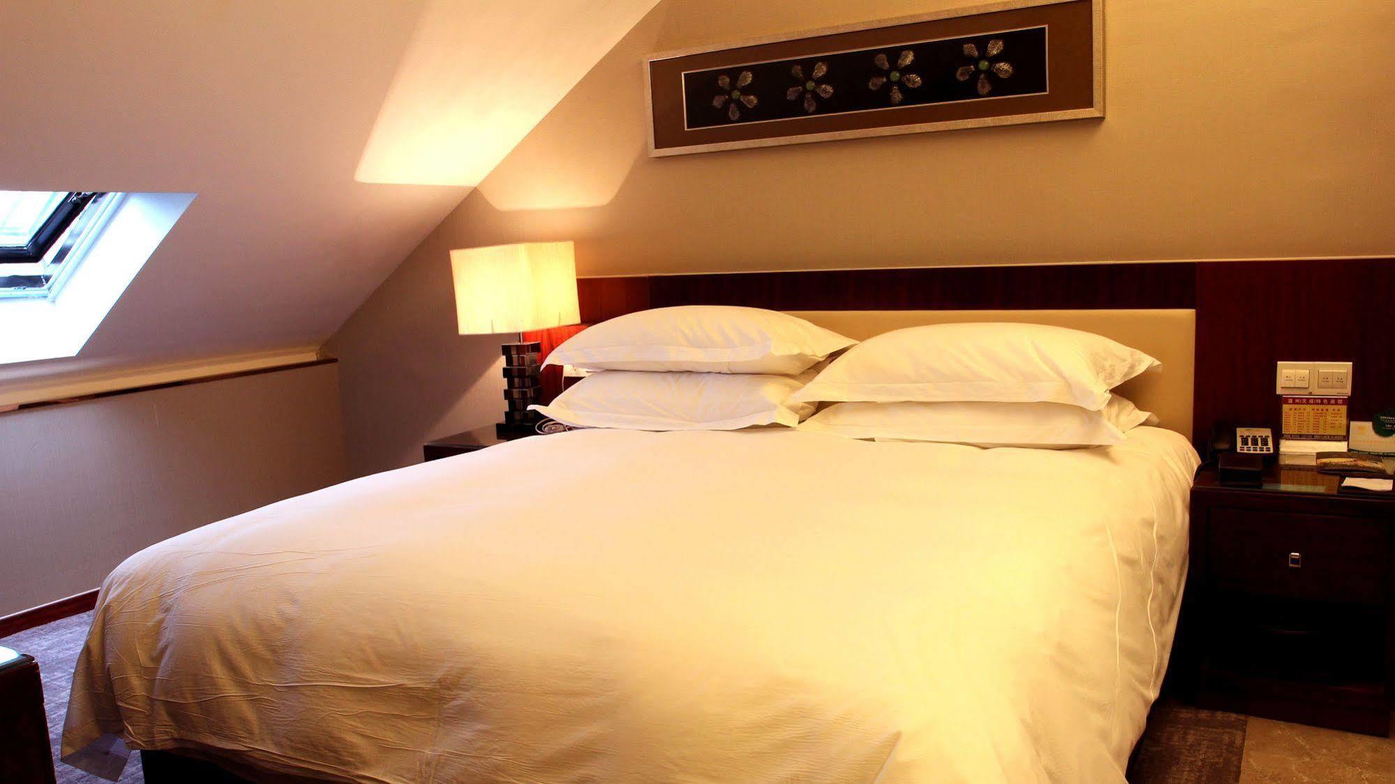 Yiwu Wendemu International Hotel Esterno foto